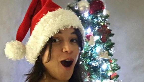 Facebook: Michelle Rodríguez luce curioso atributo en saludo navideño