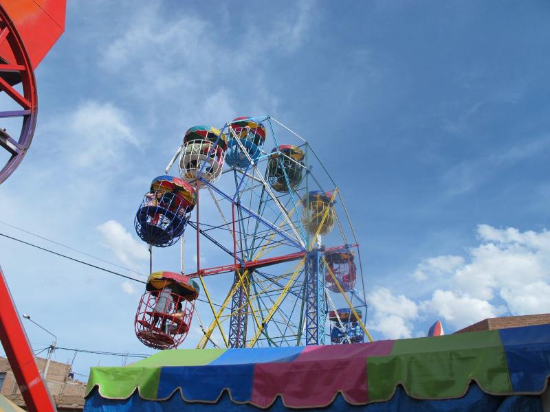 Juegos mecánicos en Juliaca son un peligro para los niños 