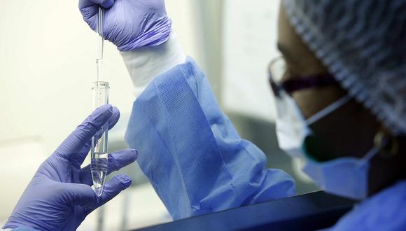 Test de ADN revela que médico usó su propio esperma para inseminar a 49 mujeres sin que ellas lo supieran 