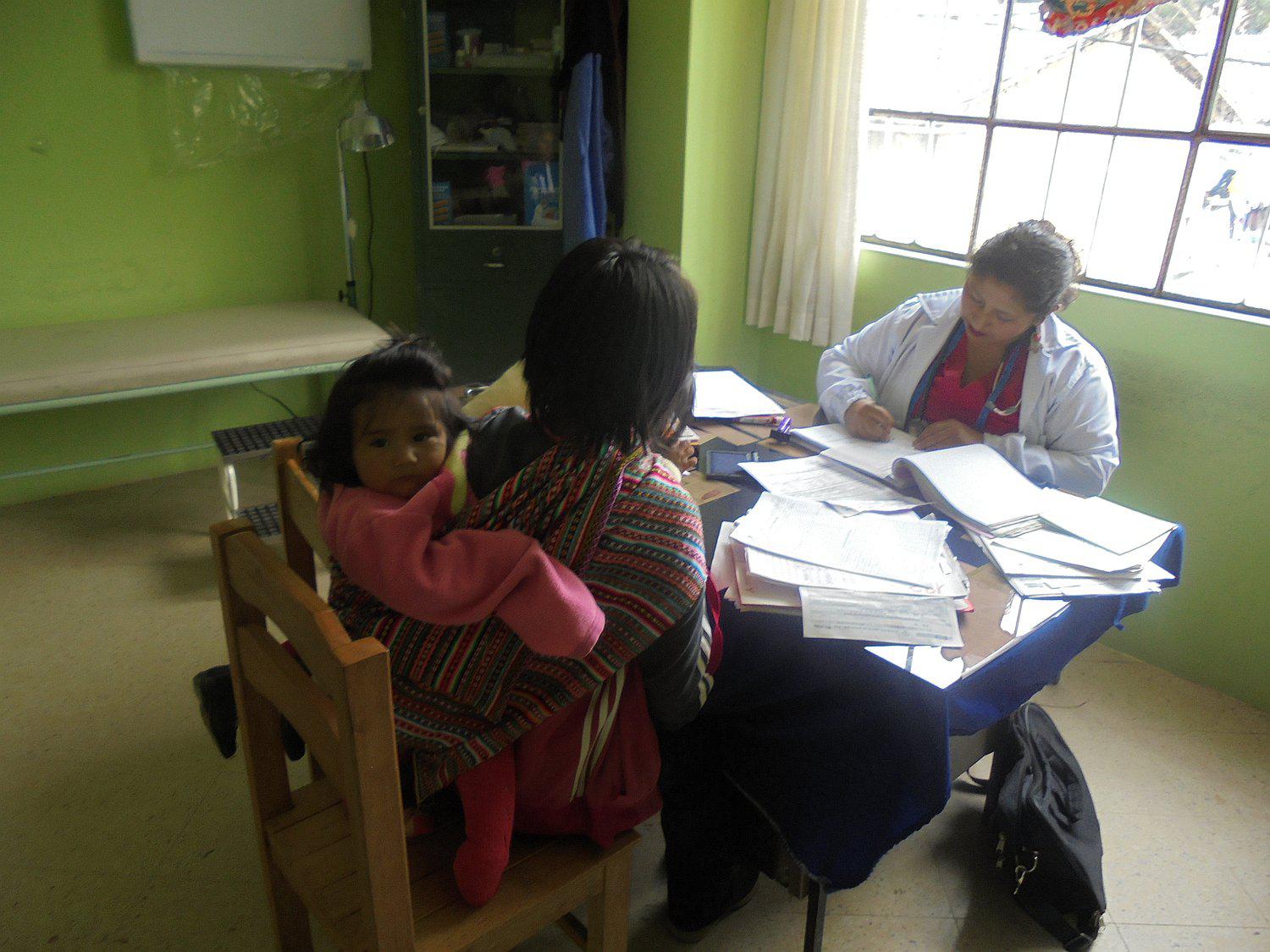 Niños recién nacidos deben cumplir 4 controles en sus primeros 21 días 