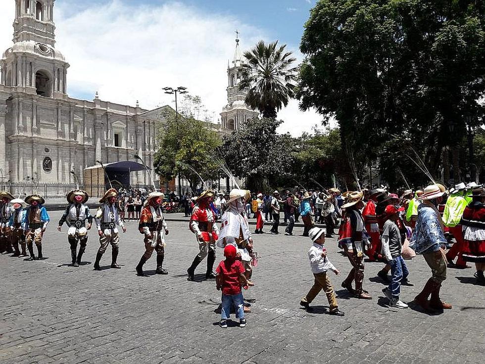 Residentes de Apurimac celebran nacimiento del niño Jesús a ritmo de la Huaylía (FOTOS)