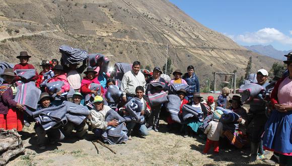 Pobladores de Ayahuanco reciben ayuda humanitaria
