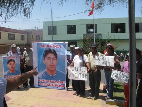 Hacen "plantón" por joven desaparecido hace 40 días