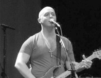 Hijo de McCartney le sigue sus pasos