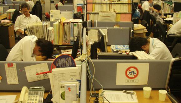 Japón ofrece a trabajadores descansar un lunes por la mañana cada mes