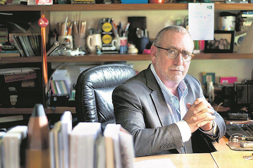 Augusto Álvarez Rodrich sale de Latina