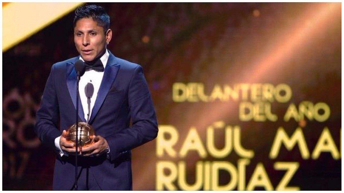 Raúl Ruidíaz ganó el Balón de Oro como 'Mejor Jugador del año' en México (VIDEO)