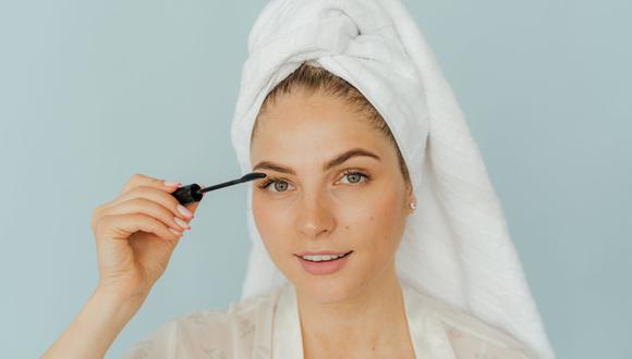Según expertas en belleza la clave para un buen maquillaje natural es la hidratación. (Foto: Pexels)