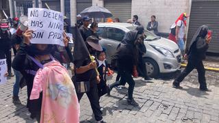 Trabajadores del Sindicato de Construcción Civil protestan en la Plaza de Armas de Arequipa (EN VIVO)