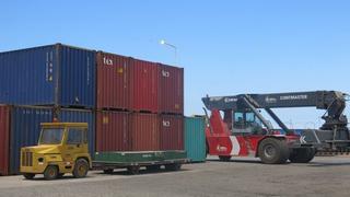 Inversionistas inspeccionan terminal portuario