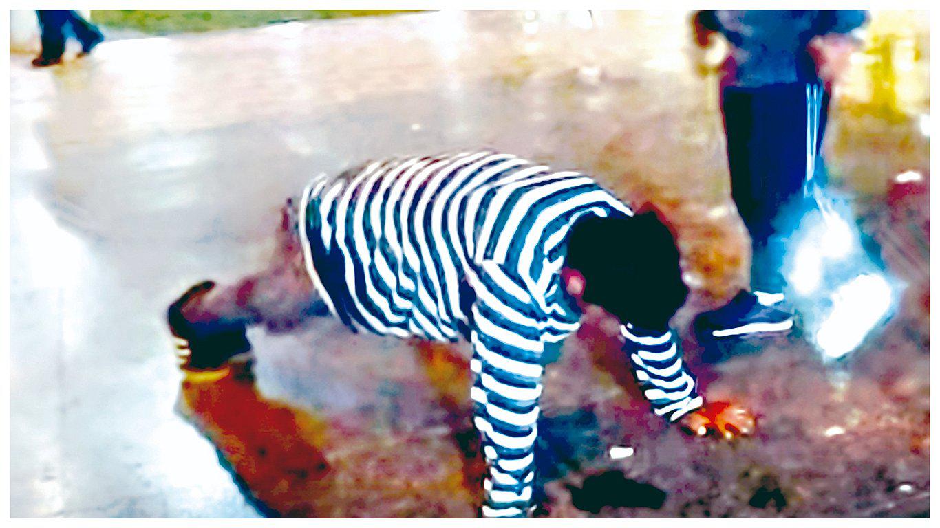 Castigan a ladrón en Plaza de Armas de Guadalupe (VIDEO) 