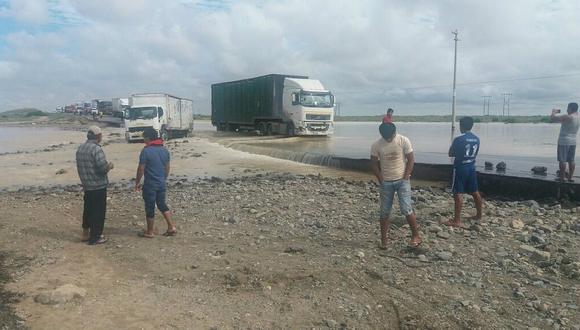El desborde del río La Leche afecta a cientos de pasajeros en Mórrope (VIDEO) 