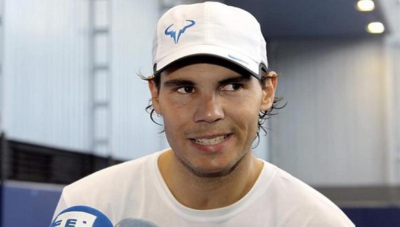 Rafael Nadal vuelve a entrenar en pista