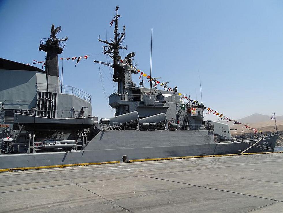 Crucero Naval llega a Islay con los buques Aguirre y Palacios (FOTOS)