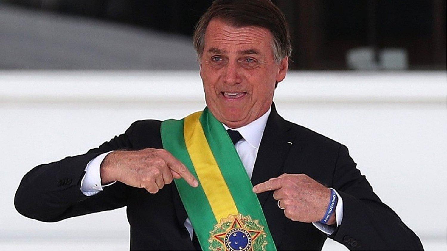 Jair Bolsonaro aumentó el sueldo mínimo en Brasil tras asumir la presidencia 