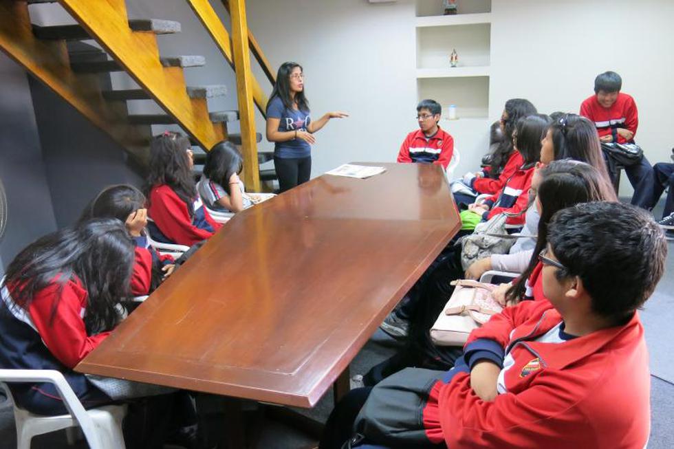 Visita de colegio Alexander de Mariano Melgar