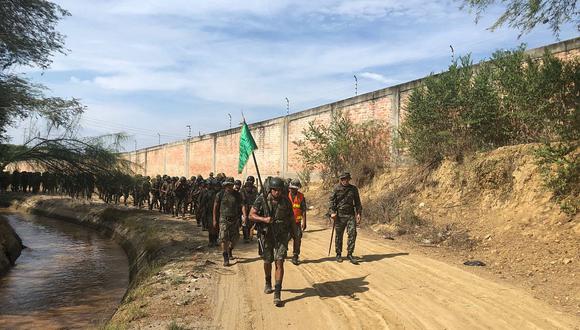 Soldados cumplen riguroso entrenamiento militar en Tumbes