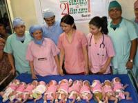 India: Mujer da a luz a once bebes en un solo parto