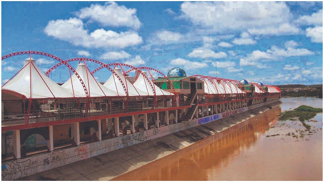 Deficiencias en el malecón de Tumbes