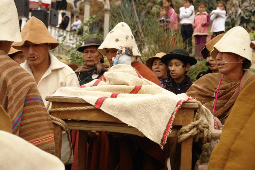 Población de Sapallanga  escenifican aparición de Virgen del Cocharcas (Fotos)