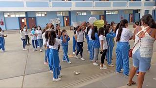 Piura: Alumnas de la I.E. Nuestra Señora de Fátima ingresan a la fuerza al colegio
