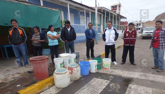 Apocalipsis en Chala: pobladores compran agua por baldes para sobrevivir