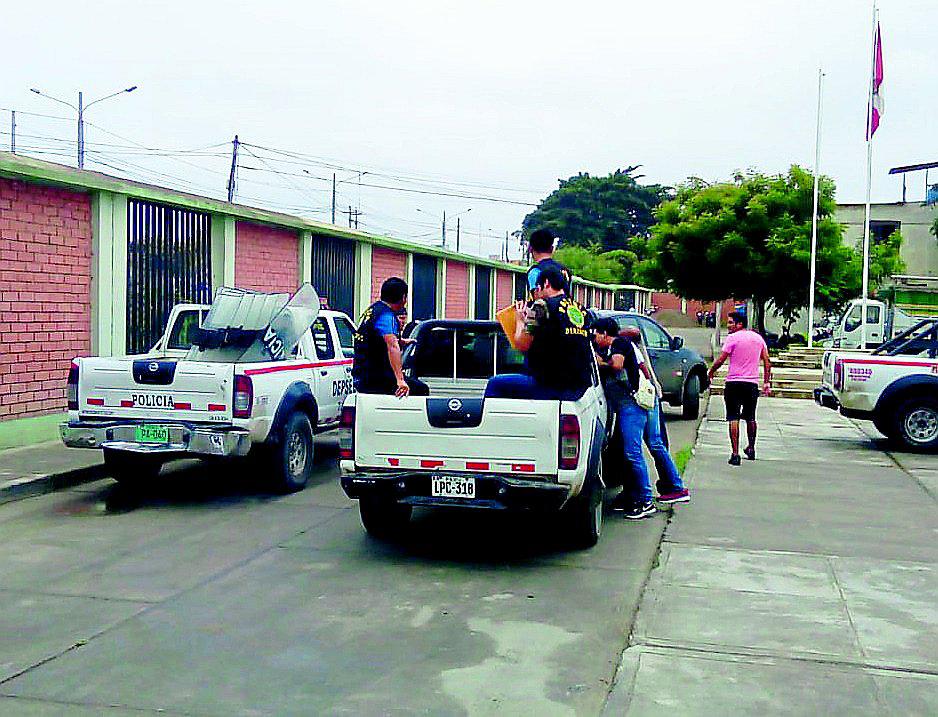 Retienen a dos menores por robo a mano armada