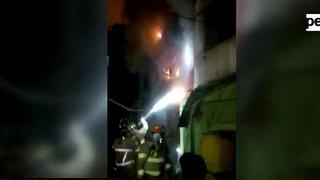 Tres heridos dejó incendio en antiguo solar del jirón Parinacochas (VIDEO)