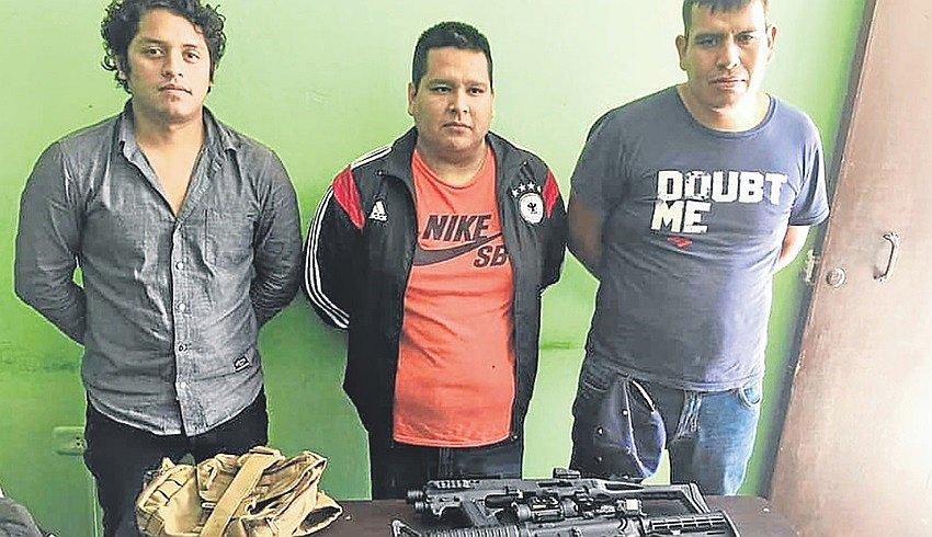 Tres paseaban por el centro de Chimbote con armas y municiones  