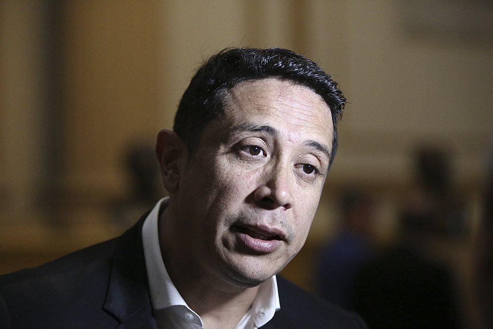 Congresista Miguel Castro a favor de que investiguen a Vizcarra 