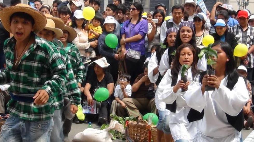 Pasacalle pasqueño en las principales calles de Lima (FOTOS)