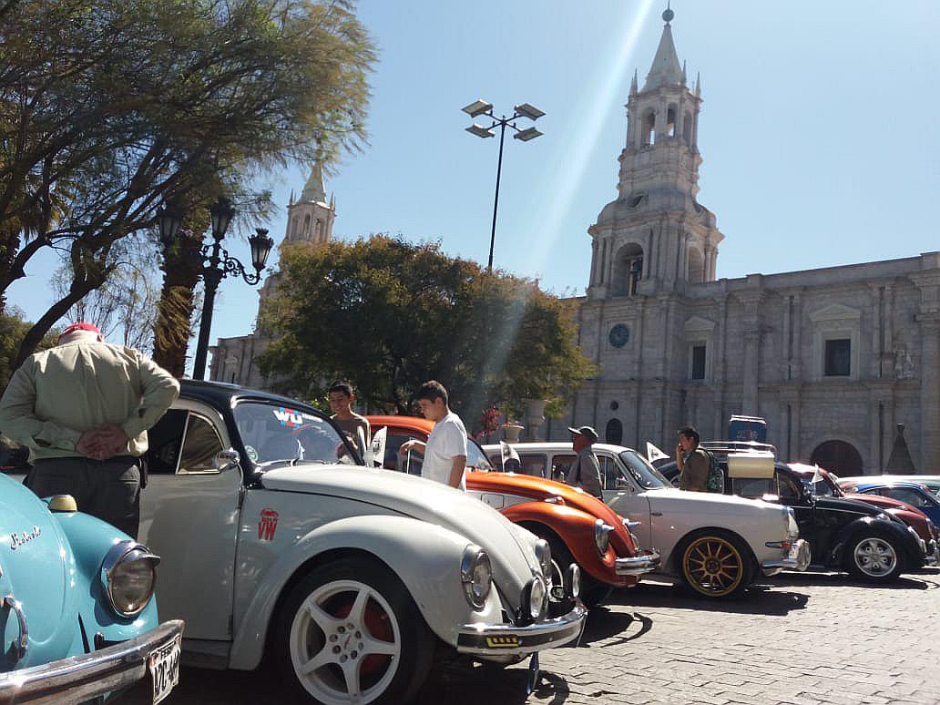 Exhibieron 250 volkswagen en la Plaza de Armas 