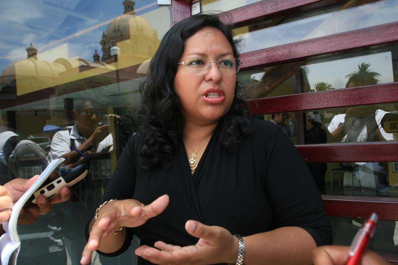 Ingrid Jiménez continúa como directora de I.E Gerardo Arias Copaja