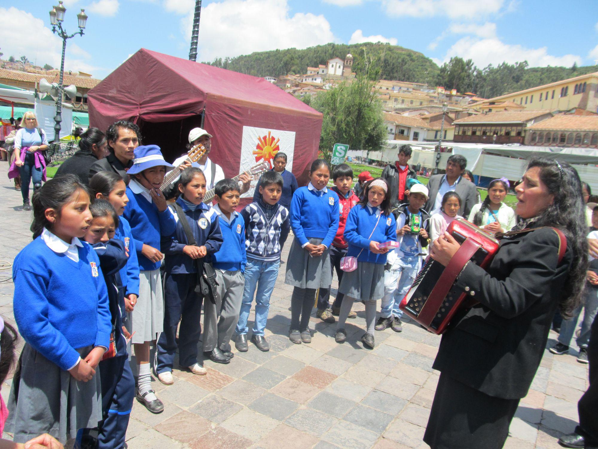 Navidad 2015: Niños cusqueños sorprenden con villancicos en quechua (VIDEO)