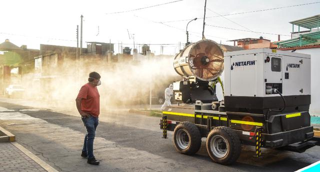 Trujillo: Municipalidad de Huanchaco utilizó moderno equipo para desinfectar calles por COVID-19. (Foto: MDH)