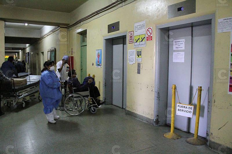 ​Se malogró ascensor en el hospital Honorio Delgado Espinoza