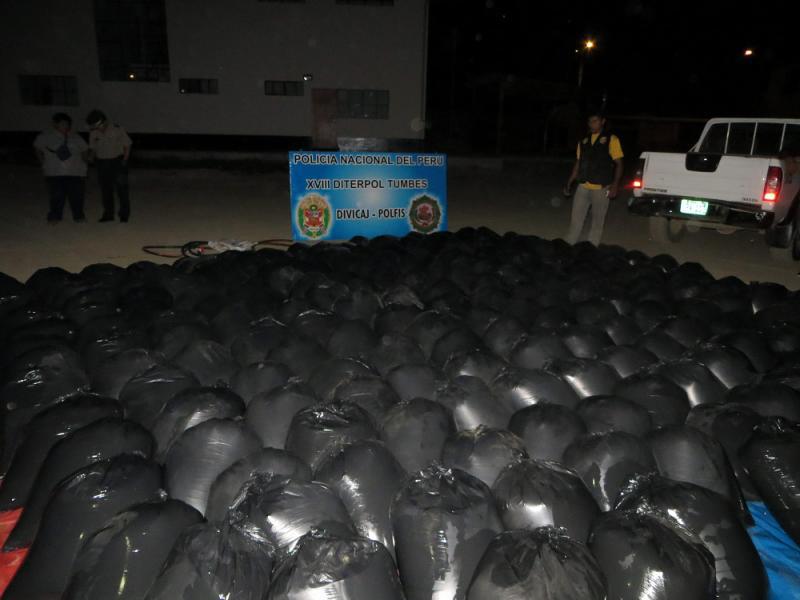 Incautan más de 3 mil 500 galones con combustible de contrabando 