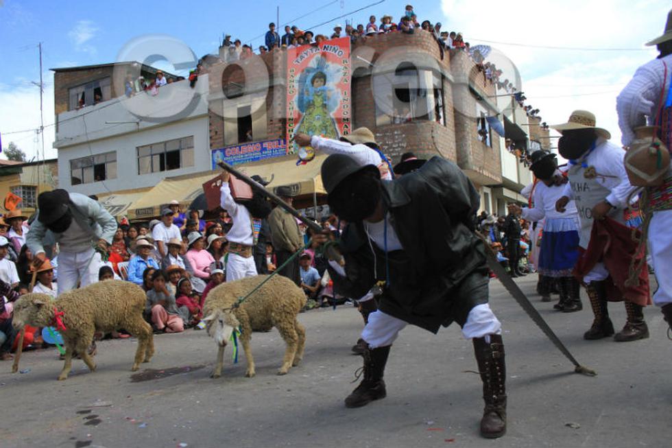 Chinchilpos y gamonales celebran fallo de La Haya con desfile (FOTOS)
