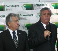 Congresista Acuña llama inmoral al ministro Miguel Caillaux