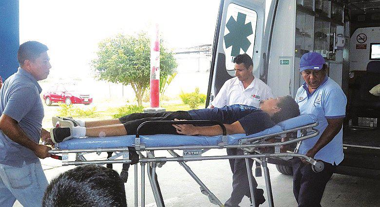 Tumbes: Cinco personas heridas deja choque de una mototaxi y una motofurgón, en Lechugal