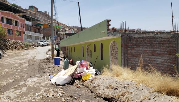 El lodo ingresó a aproximadamente 15 viviendas en Mariano Melgar| Foto: Omar Cruz
