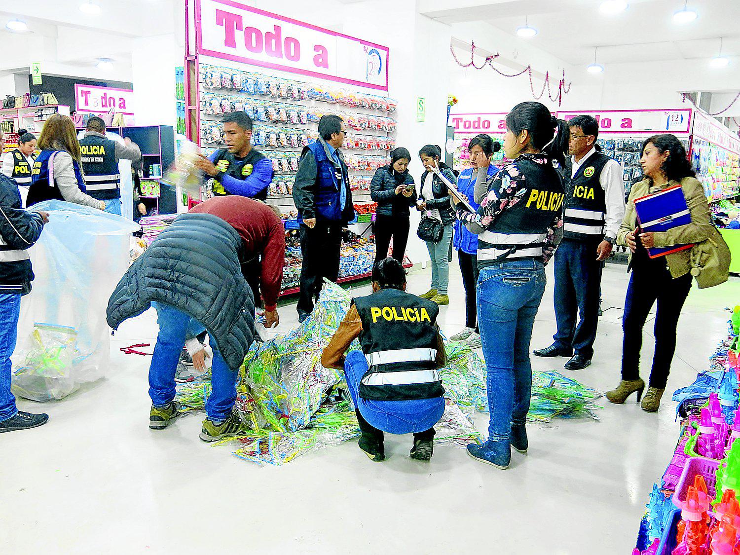 Incautan 31 costales con productos chinos de ‘todo por un sol’