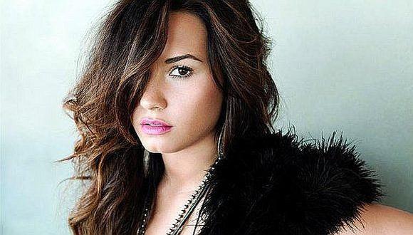 Demi Lovato deslumbra a fans con impactante disfraz de policía sexy (FOTOS)