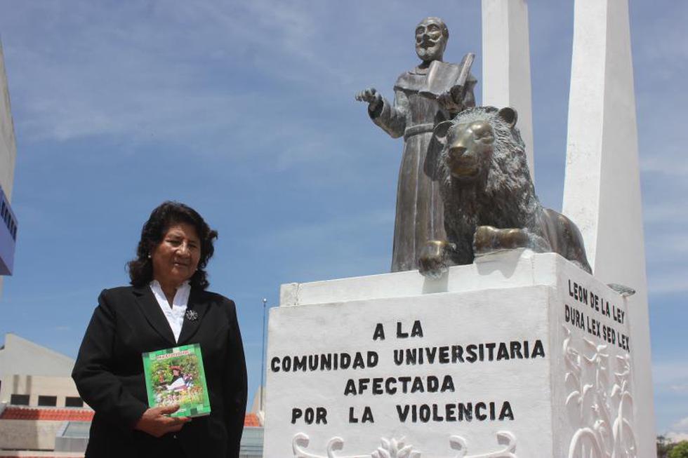 "A Vladimir Cerrón siempre le gustó bailar huaylarsh"