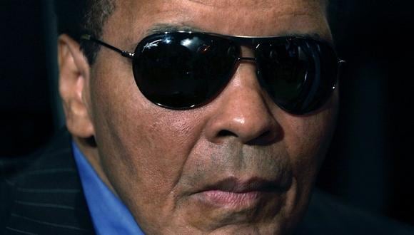 Muhammad Ali hospitalizado por una neumonía "leve"
