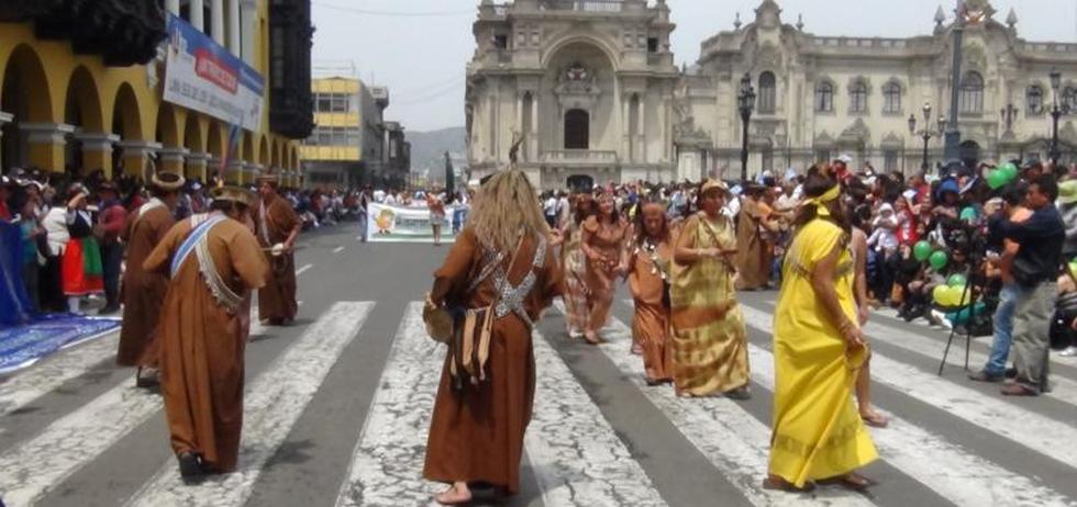 Pasacalle pasqueño en las principales calles de Lima (FOTOS)