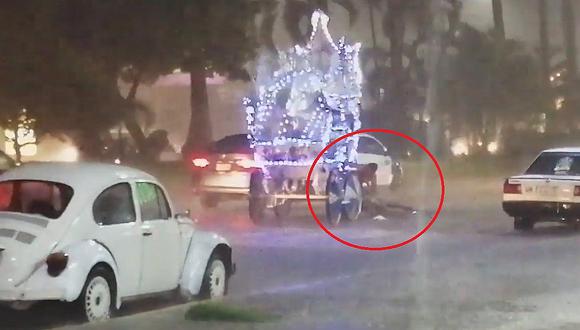 Caballo cae agotado tras jalar carruaje turístico  en medio de lluvia (VIDEO)