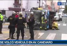 Lince: 18 heridos deja volcadura de bus de la empresa Machu Picchu en la Av. Canevaro