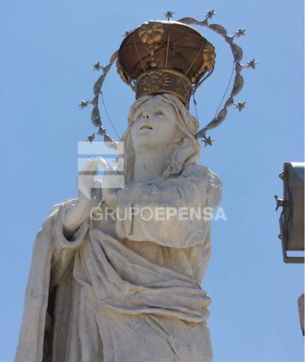 Colocan corona a monumento religioso más alto del Perú