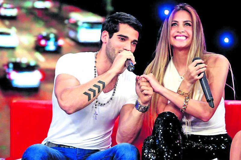 Milett Figueroa y Guty Carrera coquetearon en programa de Magaly